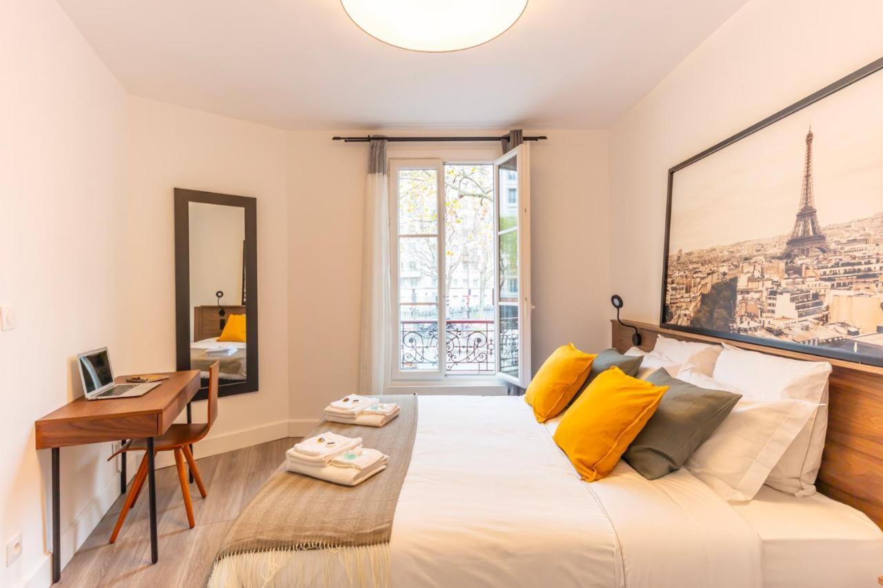 Enjoy The Traditional Parisian Life Exterior foto